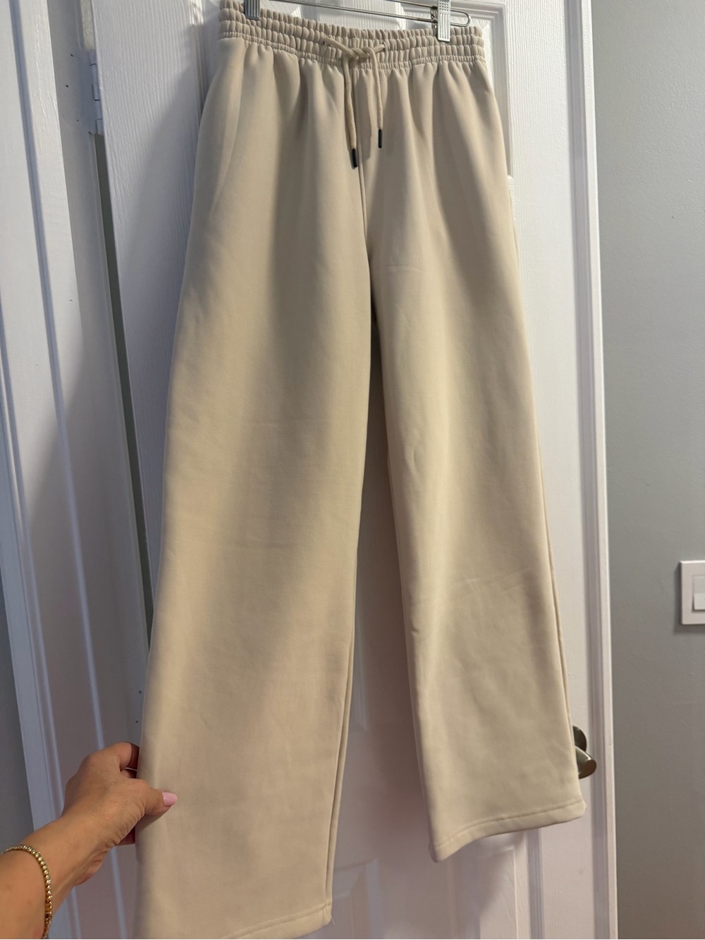 Wide-Leg Drawstring Track Pants in Cream New size S